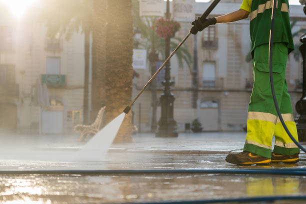 Best Garage Pressure Washing  in Shullsburg, WI